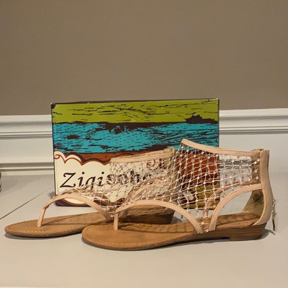 ZiGi Soho NWOB Madilyn Beaded Sandals Pearls and Gold Size 8.5